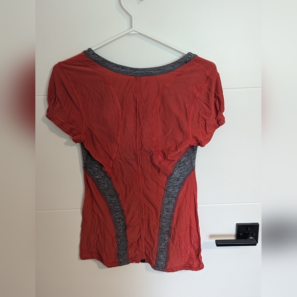 Lululemon Revitalize Tech t-shirt, size 6, orange color - Picture 2 of 5